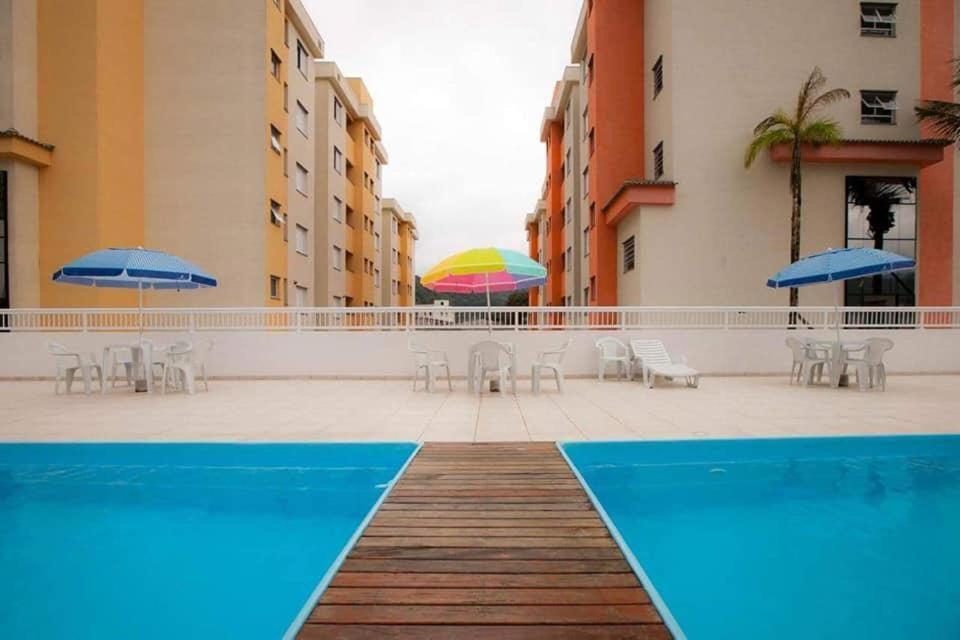 Apto Com Piscina E Churrasqueira *
